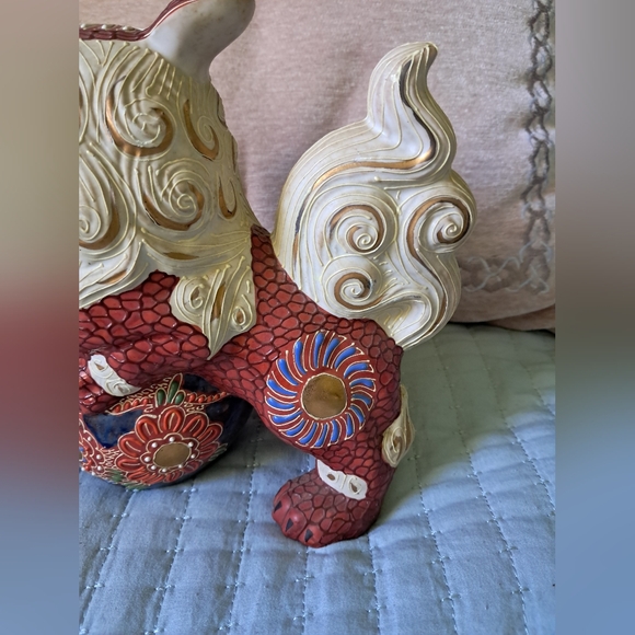 Vintage Japanese Red Cinnabar Glaze Chinoiserie Moriage Porcelain Foo Dog #2 - Picture 11 of 13